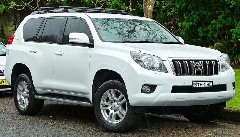 Photo de la TOYOTA LAND CRUISER PRADO IV