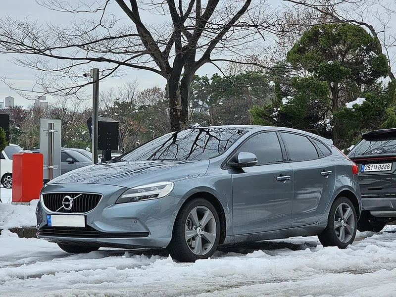 Photo de la VOLVO V40 II